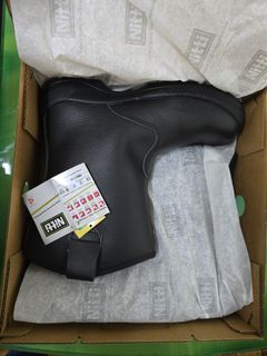 (Category: ) located in . Submitted by foot.sneakers (Listing ID 1332163077, Image 1). Description: .