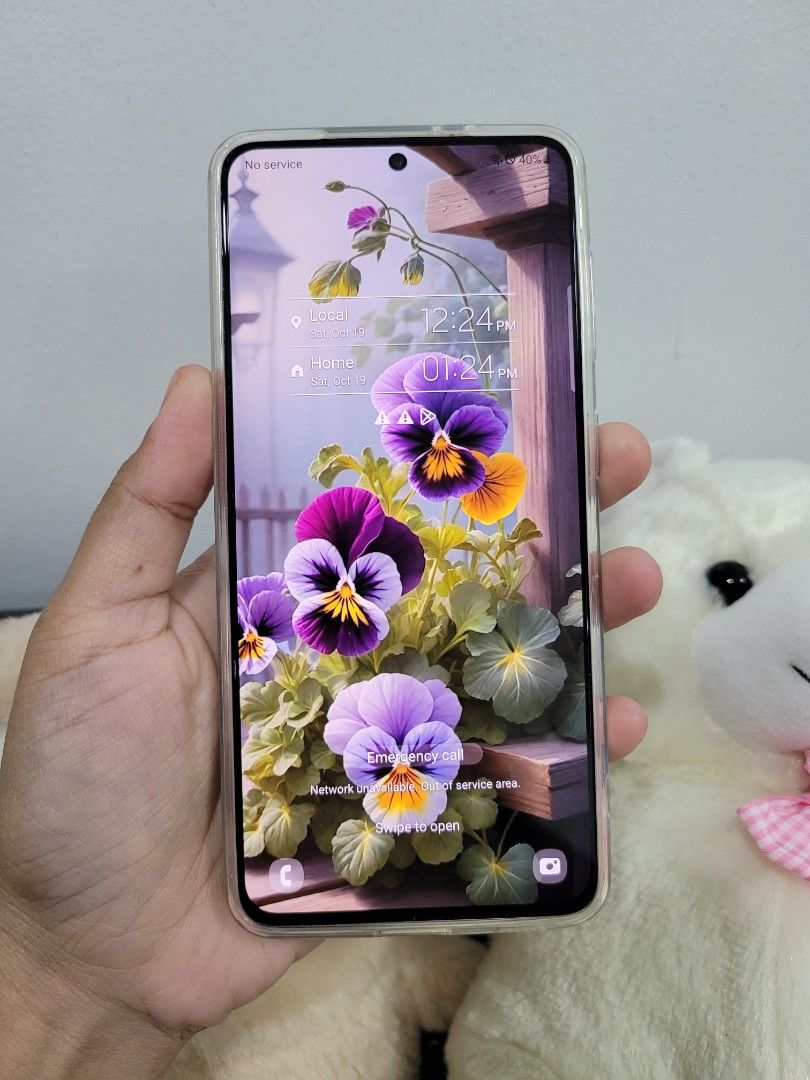 Samsung S21 5g 256/8 (Category: Samsung) located in Mandaluyong City. Submitted by cellspaceph (Listing ID 1332120236, Image 2). Description: SAMSUNG S21 5G 256GB 8GB RAM issue: dents Php8,999 ‼️ unit and case pass swap fix.