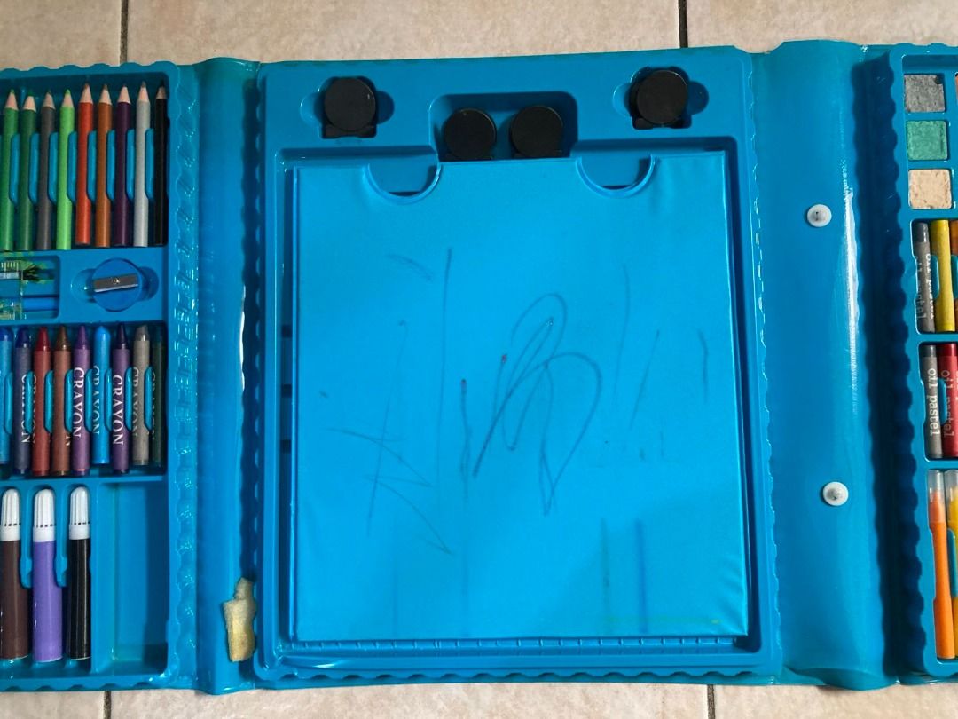 Super Mega Art Set - 208 pieces (Category: Art & Prints) located in Pasig City. Submitted by do_Remie (Listing ID 1332165797, Image 3). Description: Super Mega Art Set - 208 pieces Slightly used but not abused. As is. Please refer to photos. Missing one watercolor. Delivery fee is excluded. .