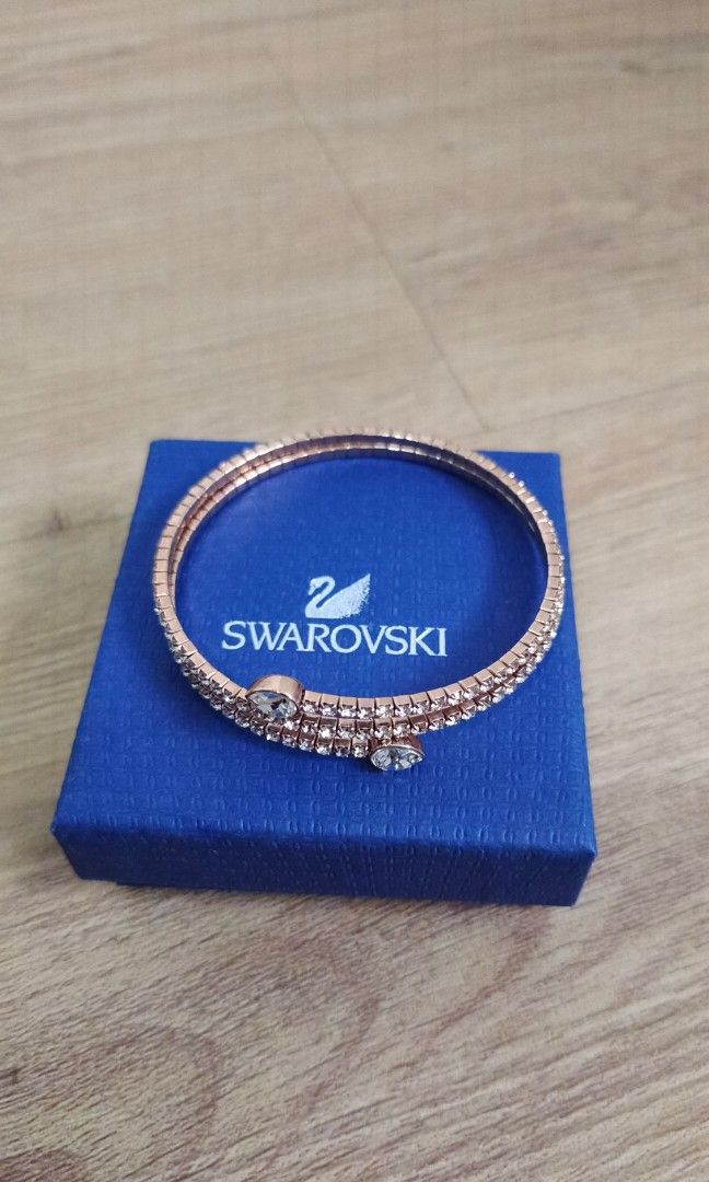 Swarovski Bracelet Twisty Cuff, Women's Fashion, Jewelry