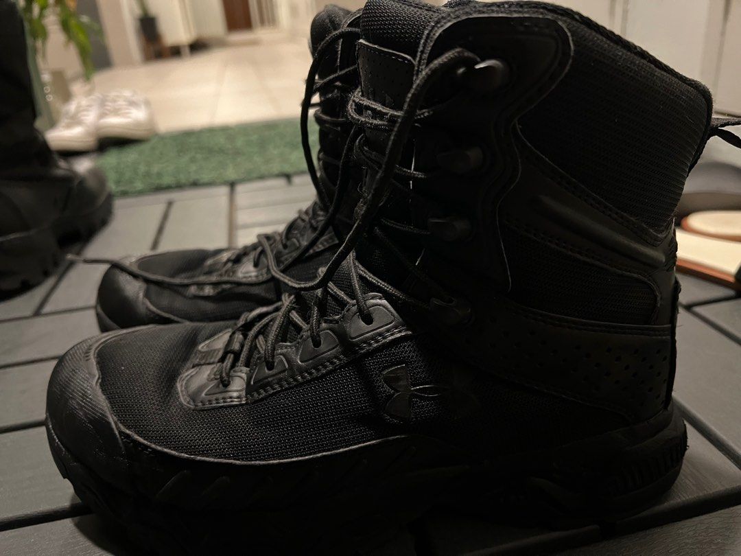 Under armour blackout boots hotsell