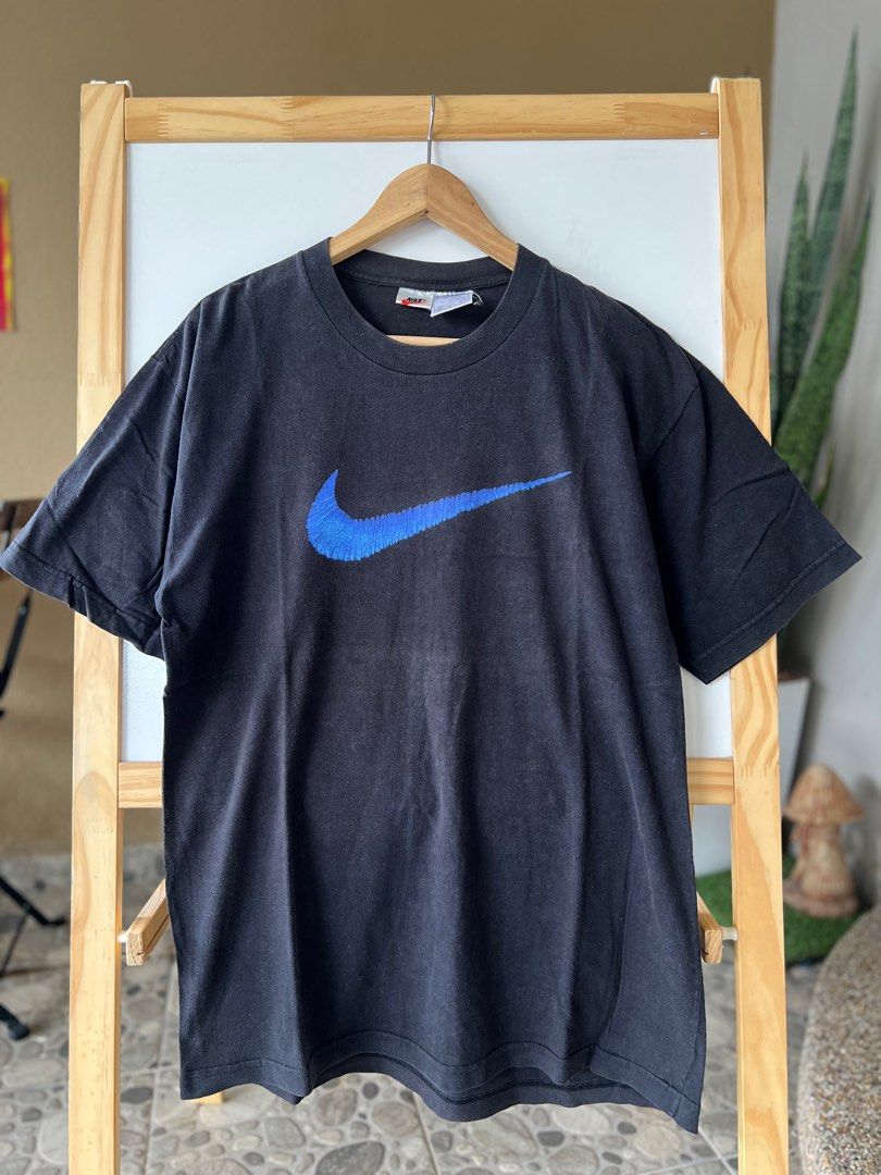 nike big swoosh t shirt vintage