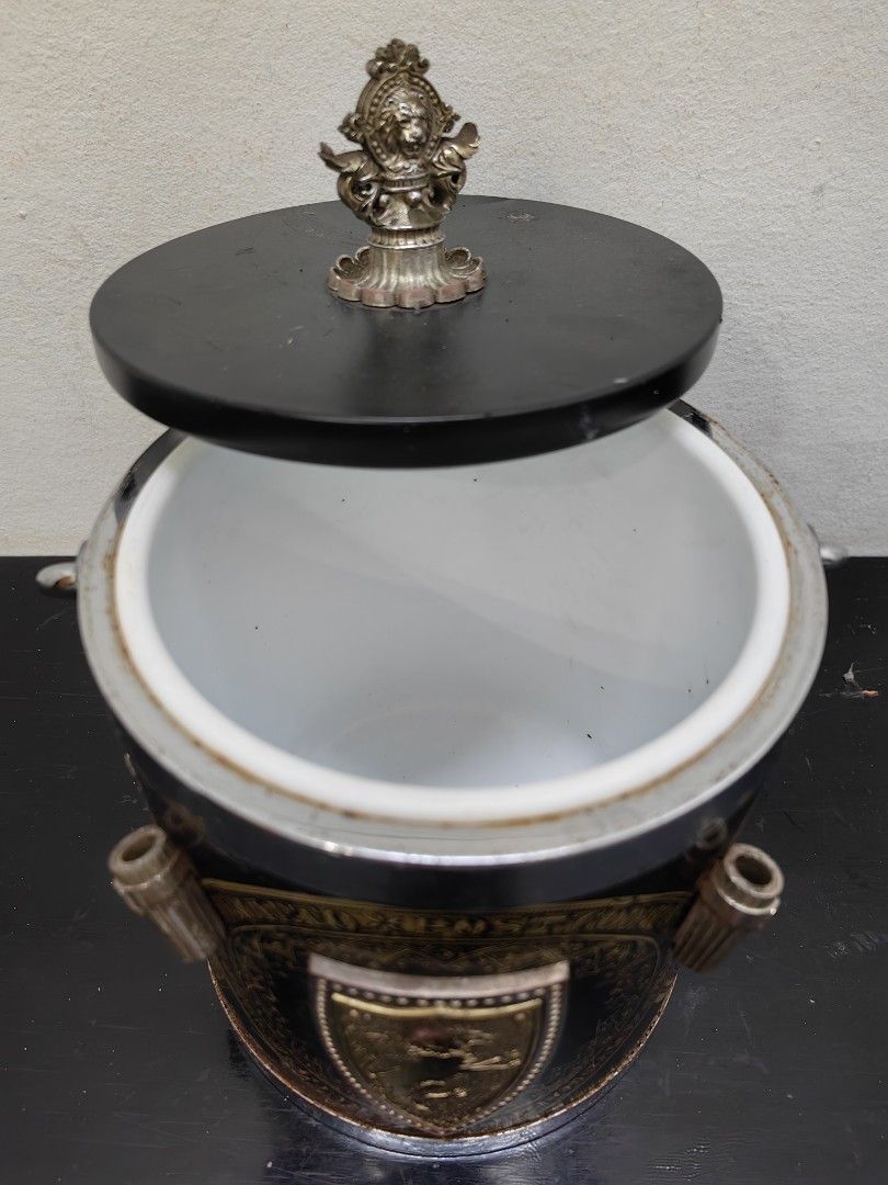 Vintage Ice Bucket (Category: Other Kitchenware & Tableware) located in Las Pinas. Submitted by offtonewhome (Listing ID 1332269034, Image 3). Description: Vintage. Well-used..