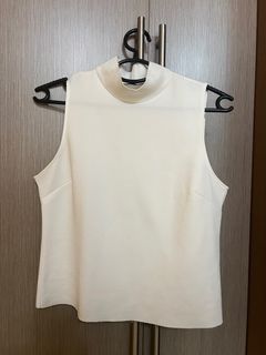 (Category: ) located in . Submitted by decluttermycloset615 (Listing ID 1332131472, Image 1). Description: .