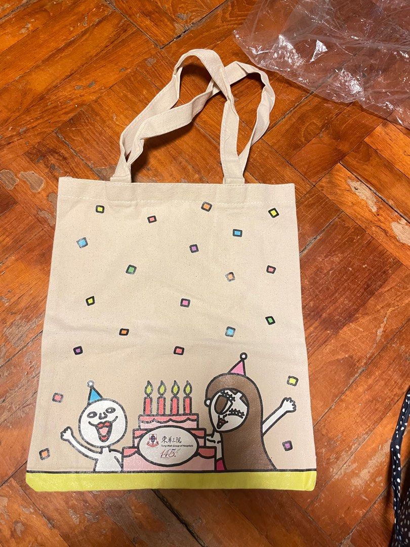 東華妹 東華三院A4 size plastic Things光頭仔。為食妹。女神Tote Bag, 女裝, 手袋及銀包, Tote Bags -  Carousell