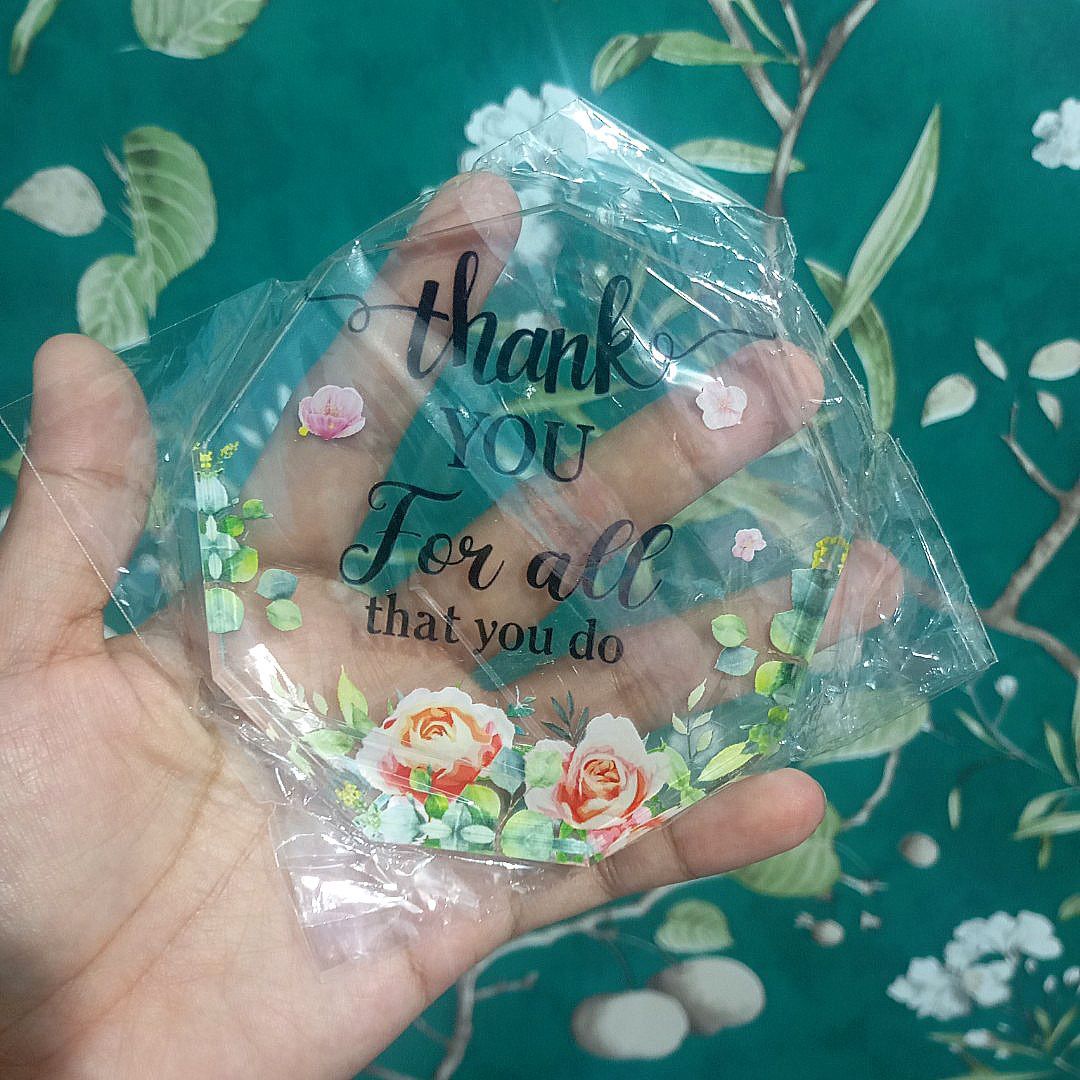 ACRYLIC THANK YOU GIFT (Category: Gift Baskets & Hampers) located in Quezon City. Submitted by an.marie (Listing ID 1332427348, Image 1). Description: 9x9x1cm fixed.