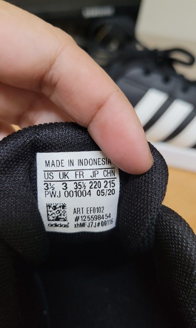 Adidas Grand Court (Category: Sneakers) located in Manila. Submitted by misisbyeonwooseok (Listing ID 1332380644, Image 3). Description: No Box.