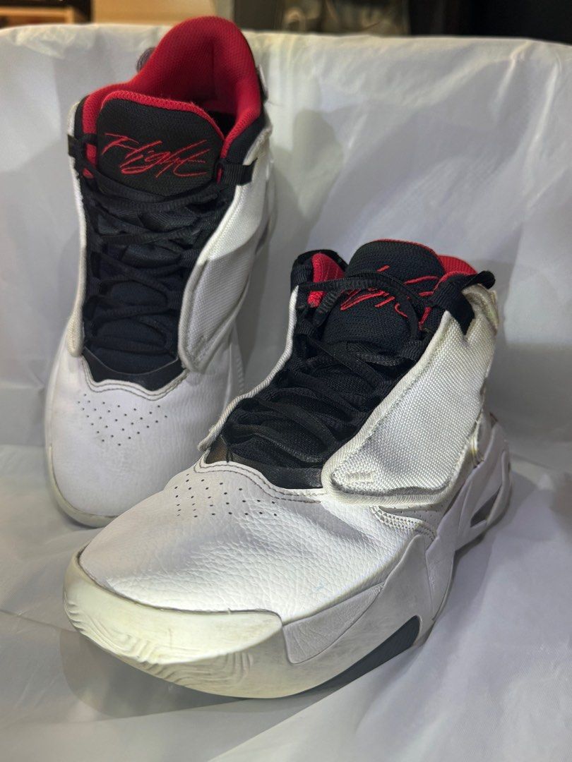 Air Jordan Max aura 4 (Category: Sneakers) located in San Juan City. Submitted by projectvanity (Listing ID 1332332322, Image 1). Description: Outgrown shoes Saglit lng nagamit like 3-4 times lng Size 7-8 Original store bought Cleaned and sanitized already pwede din Itissue method nyo pa para MAs mag whiten Price slightly negotiable.