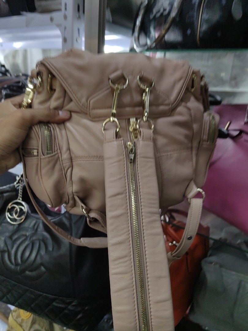 ALEXANDER WANG (Category: Luxury Bags & Wallets) located in Davao. Submitted by daneyvintage (Listing ID 1332390071, Image 3). Description: .
