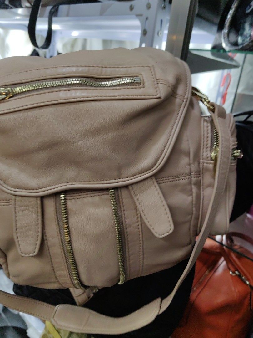 ALEXANDER WANG (Category: Luxury Bags & Wallets) located in Davao. Submitted by daneyvintage (Listing ID 1332390071, Image 2). Description: .