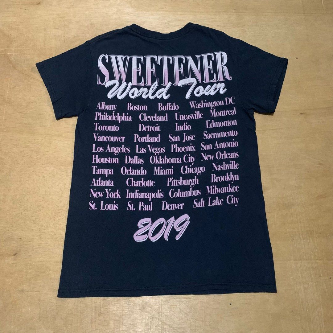 ARIANA GRANDE TEE Women s Fashion Tops Shirts on Carousell