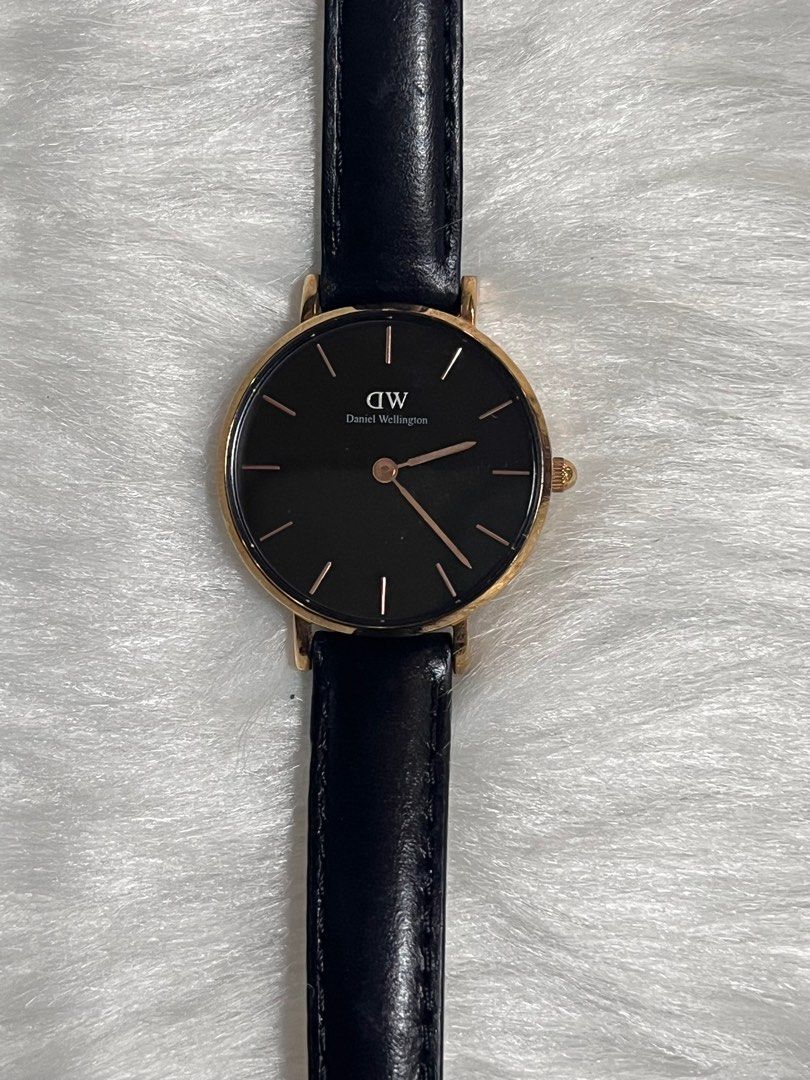Authentic Daniel Wellington Watch (Category: Women's Watches) located in Angeles City. Submitted by authentic.prelovedstuff (Listing ID 1332314336, Image 2). Description: Guaranteed authentic. Used only once.