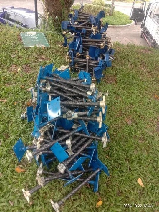 BASE JACK REKTA PLANTA (Category: Construction & Building Materials) located in Valenzuela. Submitted by elizabeth.nietes (Listing ID 1332338958, Image 1). Description: sale na Base Jack adjustable wholesaler price for inquiry pls call : 0961 545 0901 0976 169 4137.