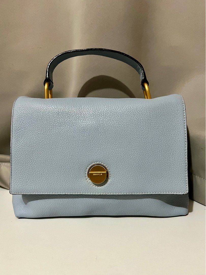 Beanpole 2-way bag (Category: Luxury Bags & Wallets) located in Apalit. Submitted by ic_declutter (Listing ID 1332331159, Image 1). Description: Flaws: Rubber lining of strap .