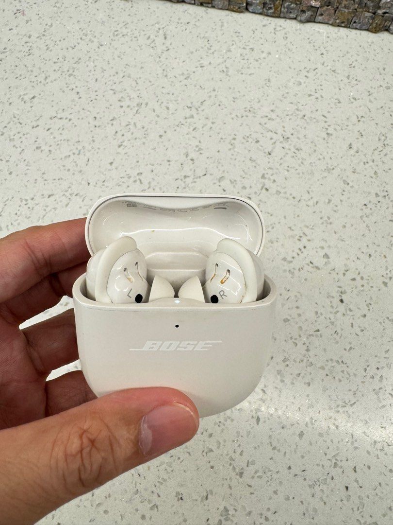 Bose quietcomfort 2 (Category: Earphones) located in Taguig. Submitted by myolstore1 (Listing ID 1332378414, Image 2). Description: Original Bose quite Comfort II in white. Complete with packages. RFS upgrade. #bose #bosearphone #bosequietcomfort .