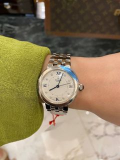 (Category: ) located in . Submitted by redrabbitluxury_singpore (Listing ID 1332322204, Image 1). Description: .