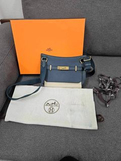 (Category: ) located in . Submitted by boyluxeph (Listing ID 1332421937, Image 1). Description: .