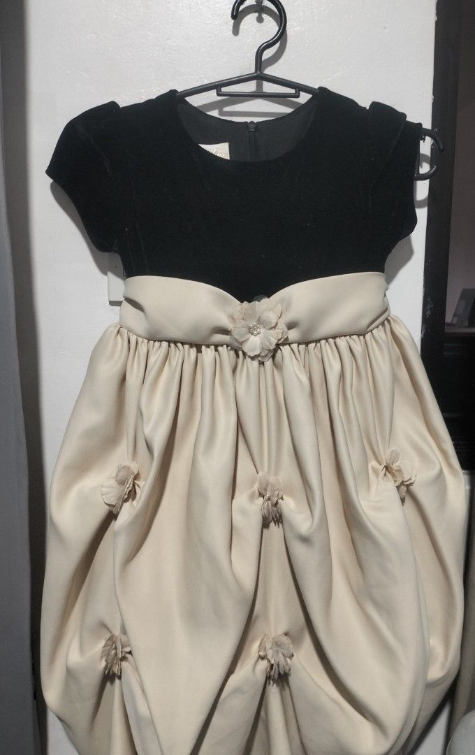 Cinderella Brand Dress (Category: Babies & Kids Fashion) located in Angono. Submitted by trustistrust (Listing ID 1332305439, Image 1). Description: Paunahan nlng po‼️ Good for 5 years pero depende pa din po sa size ng susuot. once lng po ngmit.