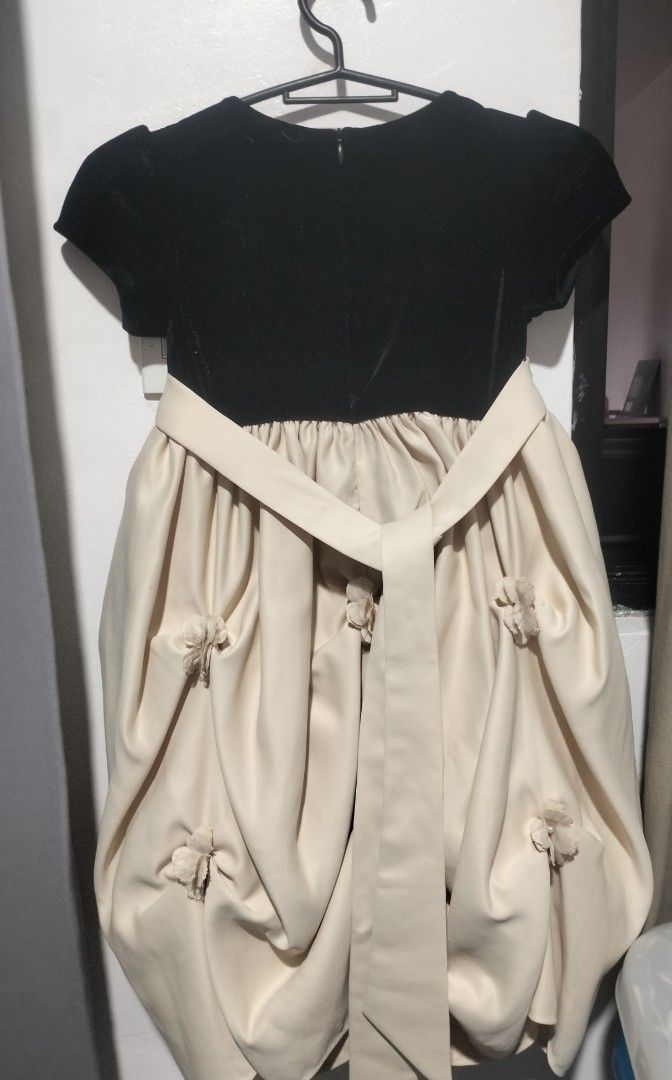Cinderella Brand Dress (Category: Babies & Kids Fashion) located in Angono. Submitted by trustistrust (Listing ID 1332305439, Image 2). Description: Paunahan nlng po‼️ Good for 5 years pero depende pa din po sa size ng susuot. once lng po ngmit.