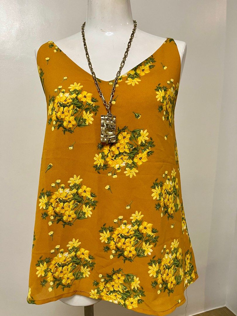 COTTON ON Floral blouse (Category: Blouses) located in Quezon City. Submitted by samjonas (Listing ID 1332333635, Image 1). Description: Cotton On Floral blouse. S on tag but best fit medium. Like new.