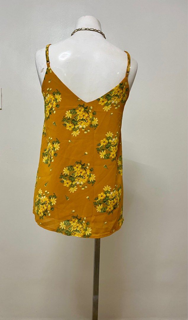 COTTON ON Floral blouse (Category: Blouses) located in Quezon City. Submitted by samjonas (Listing ID 1332333635, Image 2). Description: Cotton On Floral blouse. S on tag but best fit medium. Like new.