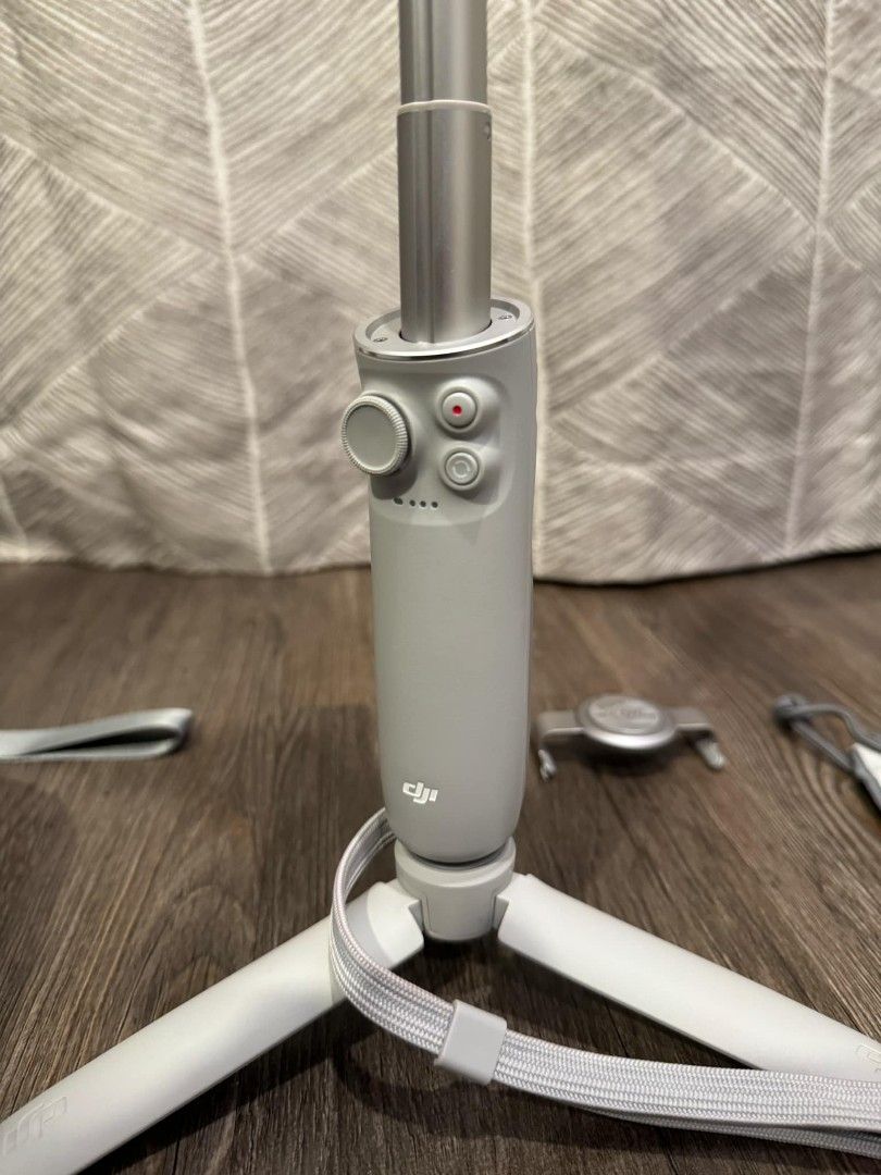 DJI Osmo 4 Mobile Package (Category: Cameras) located in Quezon City. Submitted by softboiledtamago (Listing ID 1332286660, Image 3). Description: Includes: 1. DJI Osmo Mobile 4 2. Tripod attachment 3. Smartphone magnetic clamp 4. Magsafe attachment to directly attach Magsafe compatible phones 5. Official pouch 6. Hard case ***Product will be available on January***.