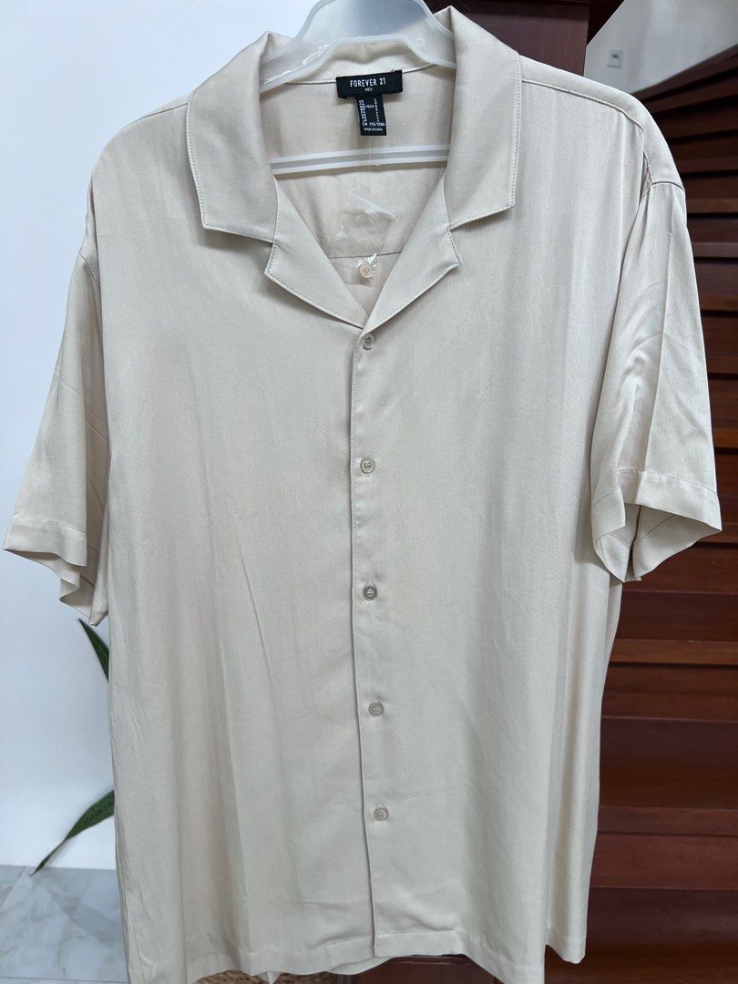 Forever 21 Mens Polo (Category: Tshirts & Polo Shirts ) located in Taguig. Submitted by ManMen (Listing ID 1332284403, Image 1). Description: Brand New - Large Color: beige Gcash .