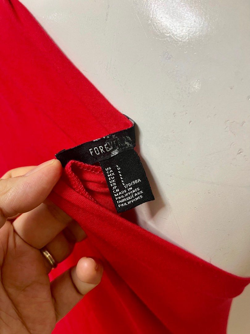 FOREVER 21 RED DRESS (Category: Dresses) located in Quezon City. Submitted by samjonas (Listing ID 1332314962, Image 2). Description: Forever 21 Dress Red . Could be used for Christmas parties. L on tag but fits M and S.