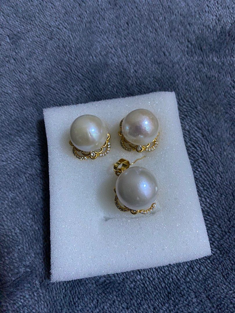 Freshwater pearl set (non tarnished) (Category: Body Jewelry) located in Quezon City. Submitted by hannah_0909 (Listing ID 1332373043, Image 2). Description: Micron Non-tarnished Freshwater Pearl Set .