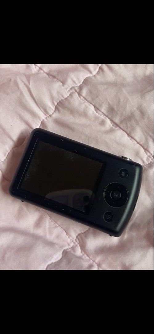 ge digicam (Category: Cameras) located in San Jose. Submitted by liaaaah_ (Listing ID 1332327444, Image 2). Description: GE DIGICAM *very nice ng output 🫶 -all buttons are working -working flash -ready to use and fully functional -built in charger -built in storage(doesn’t need sd card na, can take more than 1k pics) minor issues: minimal signs of usage sa body ng cam and may small black parts sa screen but it doesn’t affect the output so all in
