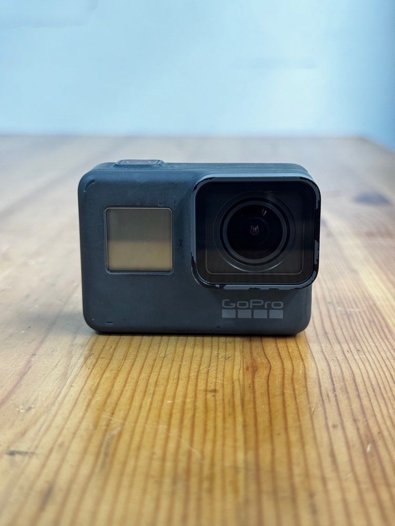 GoPro Hero 5 with 6 extra batteries (Category: Cameras) located in Talisay. Submitted by kim_rey (Listing ID 1332314884, Image 3). Description: with 6 extra batteries.