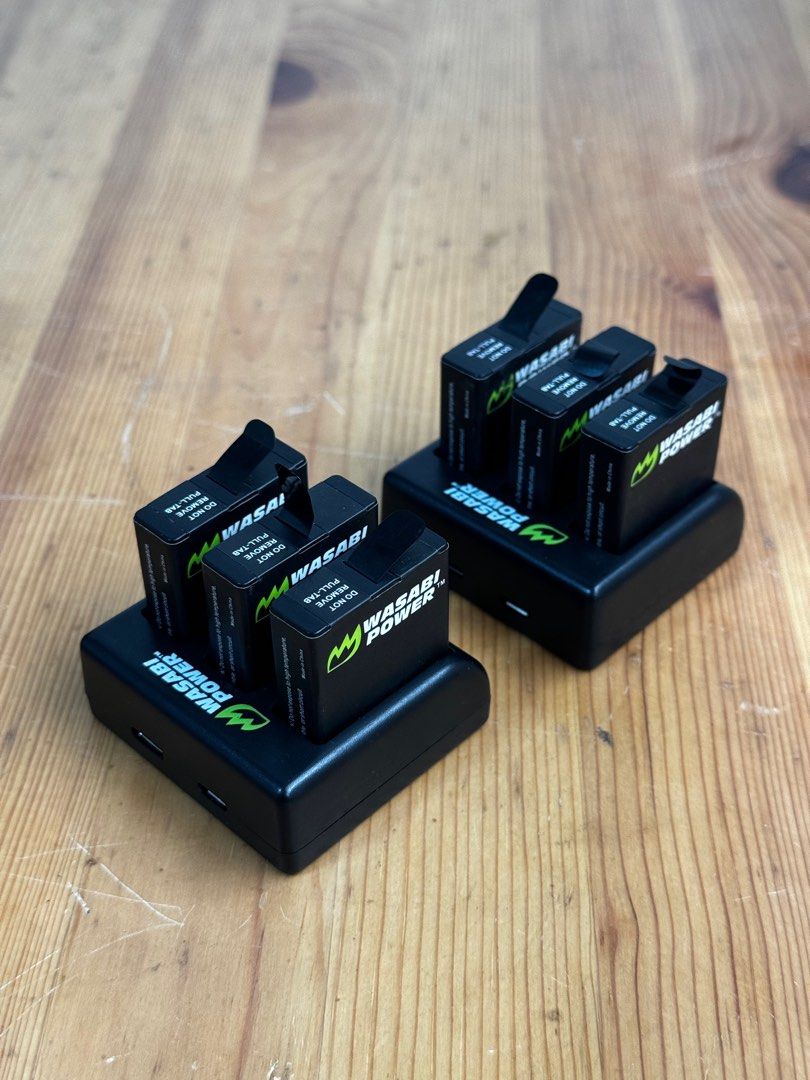 GoPro Hero 5 with 6 extra batteries (Category: Cameras) located in Talisay. Submitted by kim_rey (Listing ID 1332314884, Image 2). Description: with 6 extra batteries.