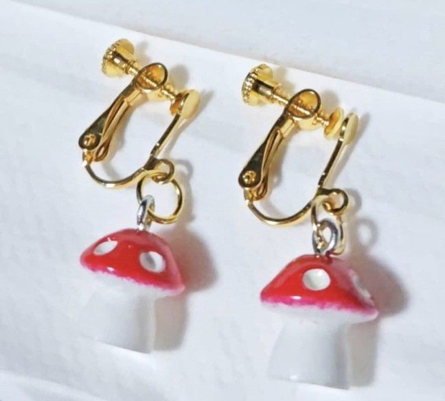 Hand-made Mushroom Cottagecore Clip-on Earrings, Women's Fashion
