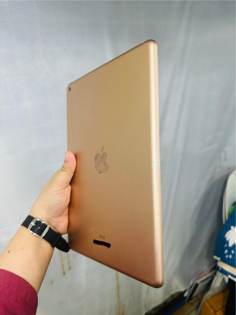 Ipad 7th gen 32gb Wifi Only 95% makinis (Category: iPad) located in San Juan City. Submitted by javedsgadgetshop (Listing ID 1332315514, Image 2). Description: OPEN FOR INSTALLMENT VIA CREDIT CARD/GGIVES/SPAY/BILLEASE & SWAP/TRADE-IN! BUY AND SELL! Quick Specs : Ipad 7thgen •32gb •NTC Variant •Good batt health •Wifi Only •95% Smoothness •No hidden issue | No Repaired •100% Authentic | Not Refurbished •w/ OEM Charger & store warranty ❣️ - serial c