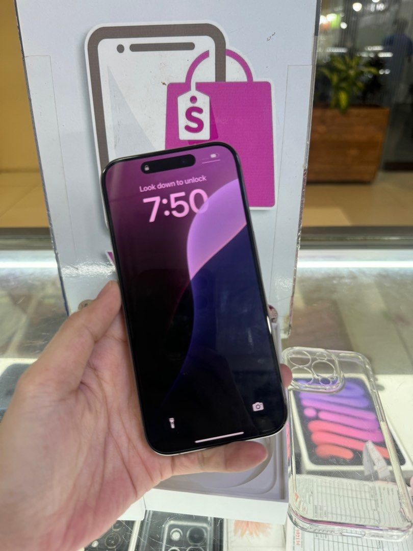 iphone 15 pro 256gb dual sim good as new (Category: iPhone 15 Series) located in Cainta. Submitted by vine_gadget_shop (Listing ID 1332395512, Image 3). Description: iphone 15 pro 256gb dual sim good as new complete package hk variant pick up store greenhills shopping center we accept trade in we accepy credit card and ggives installment we do cod and door to door we ship nationwide for fast transaction call 09277368323 look for vine visit my fb 