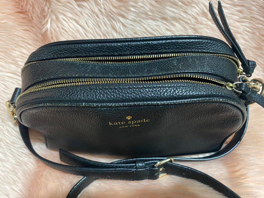 Kate Spade Crossbody bag - black (Category: Luxury Bags & Wallets) located in Quezon City. Submitted by goodstuff_4sale (Listing ID 1332390314, Image 3). Description: Last Price 📌needs cleaning / leather wipes original Kate Spade Crossbody / sling bag Mulberry street Darian Black 6.2” X 9.4” x 3” pebble leather w/ smooth leather trim capital Kate jacquard lining crossbody, adjustable strap plated hardware double zip / compartment 📌📌with signs 