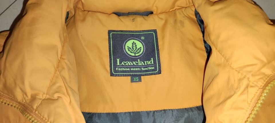 Leaveland yellow down jacket