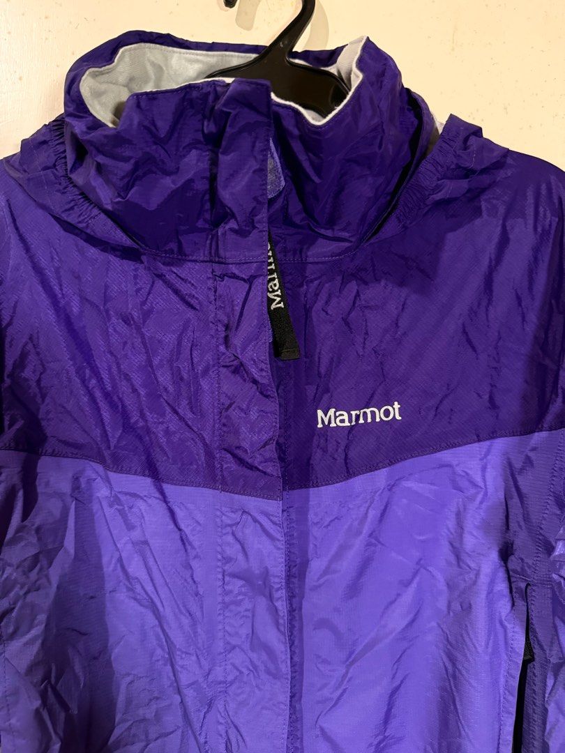 Marmot Rain Jacket (Category: Coats, Jackets and Outerwear) located in Lipa City. Submitted by wantitneeeedit (Listing ID 1332338694, Image 2). Description: Marmot rain jacket womens Size small .