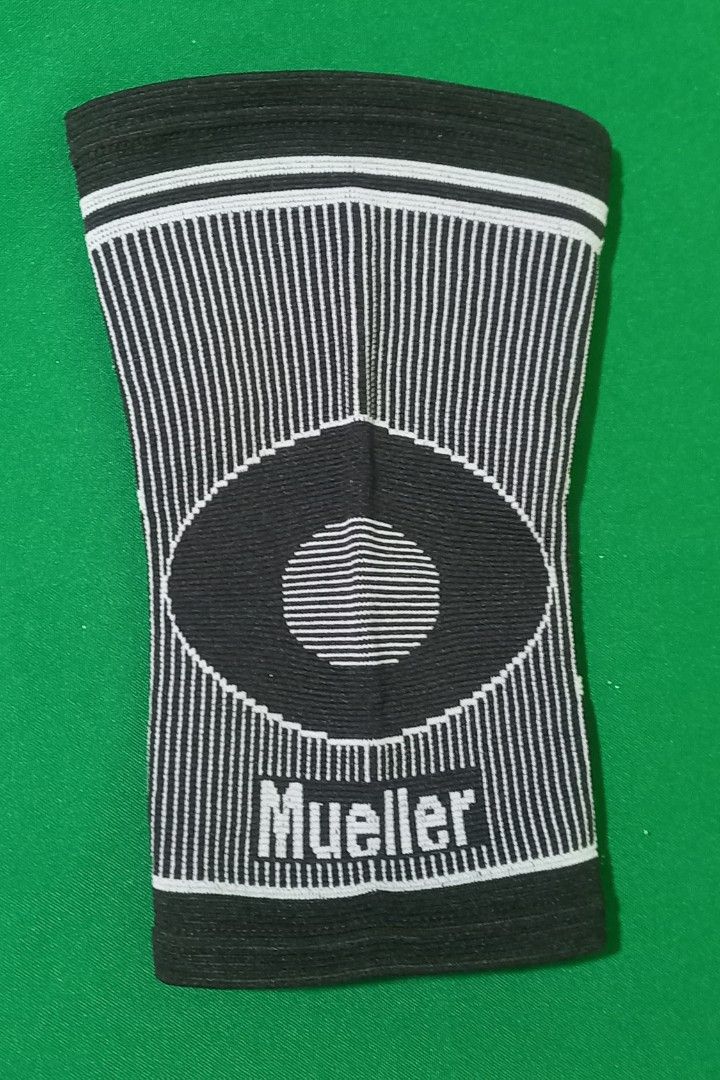 Mueller 4-Way Stretch Knee Support US quality 🇺🇸 (Category: Braces, Support & Protection) located in Marikina City. Submitted by entropymarketing (Listing ID 1332342628, Image 3). Description: Mueller 4-Way Stretch Knee Support Brandnew Imported from.USA Php 2,195.00 Stay active and comfortable with 360-degree compression. Unique 4-way stretch supports your sore, weak, and/or injured knees. Fits 12.0 to 15.5 in (30.4-39.3cm) 👉 Stretches 4 ways