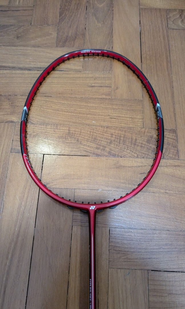 Muscle Power 100 Yonex, Sports Equipment, Sports & Games, Racket