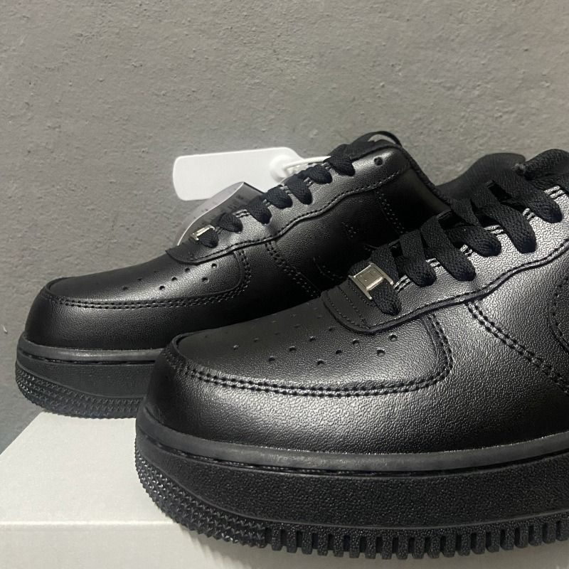 Low top air force 1 black online