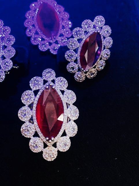 Authentic Ruby Set (Category: Jewelry) located in Quezon City. Submitted by hannah_0909 (Listing ID 1332377722, Image 2). Description: Authentic Ruby Set With box .