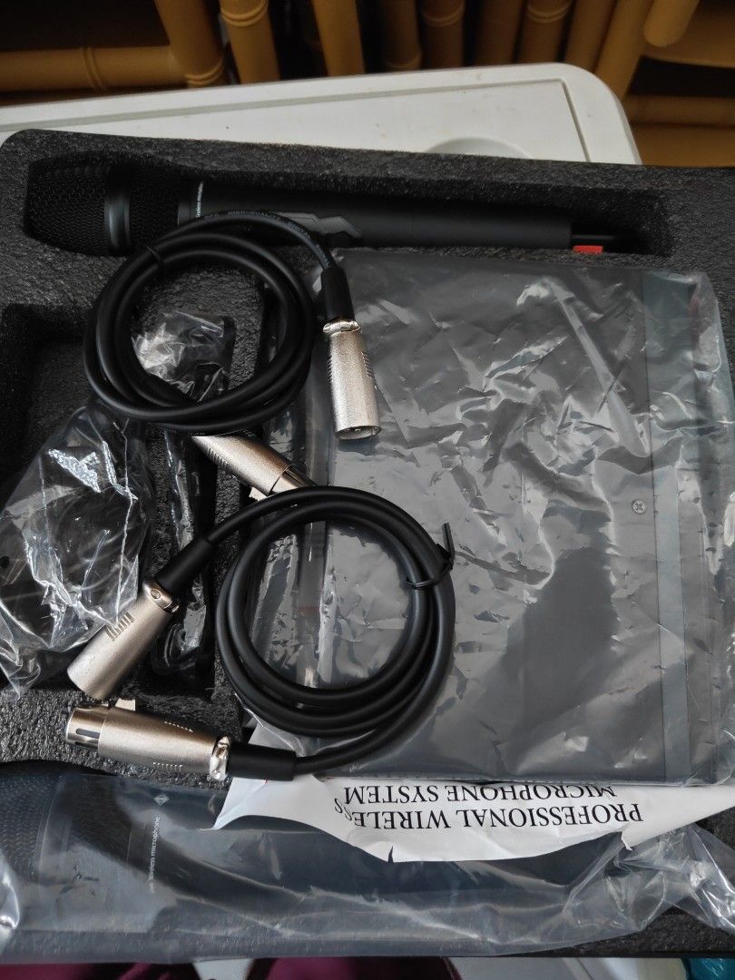 Professional Wireless Microphone63149556354563111
