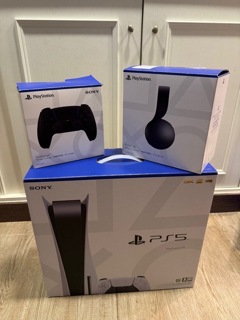 PS5 + Controller + Headset （分類：PlayStation）位於 Hong Kong。 由 shekdaddy 提交（商品編號 1332340387，圖片 1）。簡介： Comes with HDMI Cable for you Bought in 2023, cannot find my receipt but it works 100%, refund guarantee if not working 。