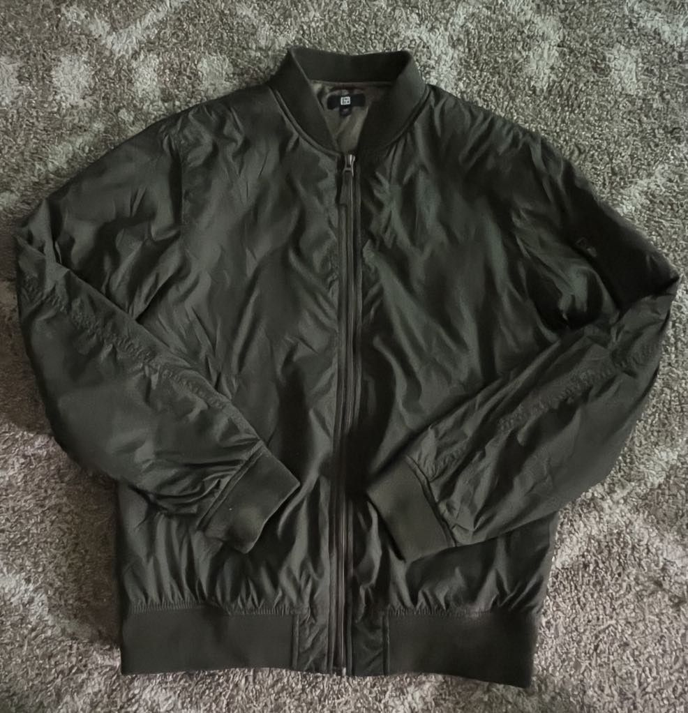 Uniqlo Bomber Jacket for Kids (Category: Babies & Kids Fashion) located in Manila. Submitted by christ38121 (Listing ID 1332350276, Image 1). Description: Olive Green Color Fits 10-12yo Nice in actual.