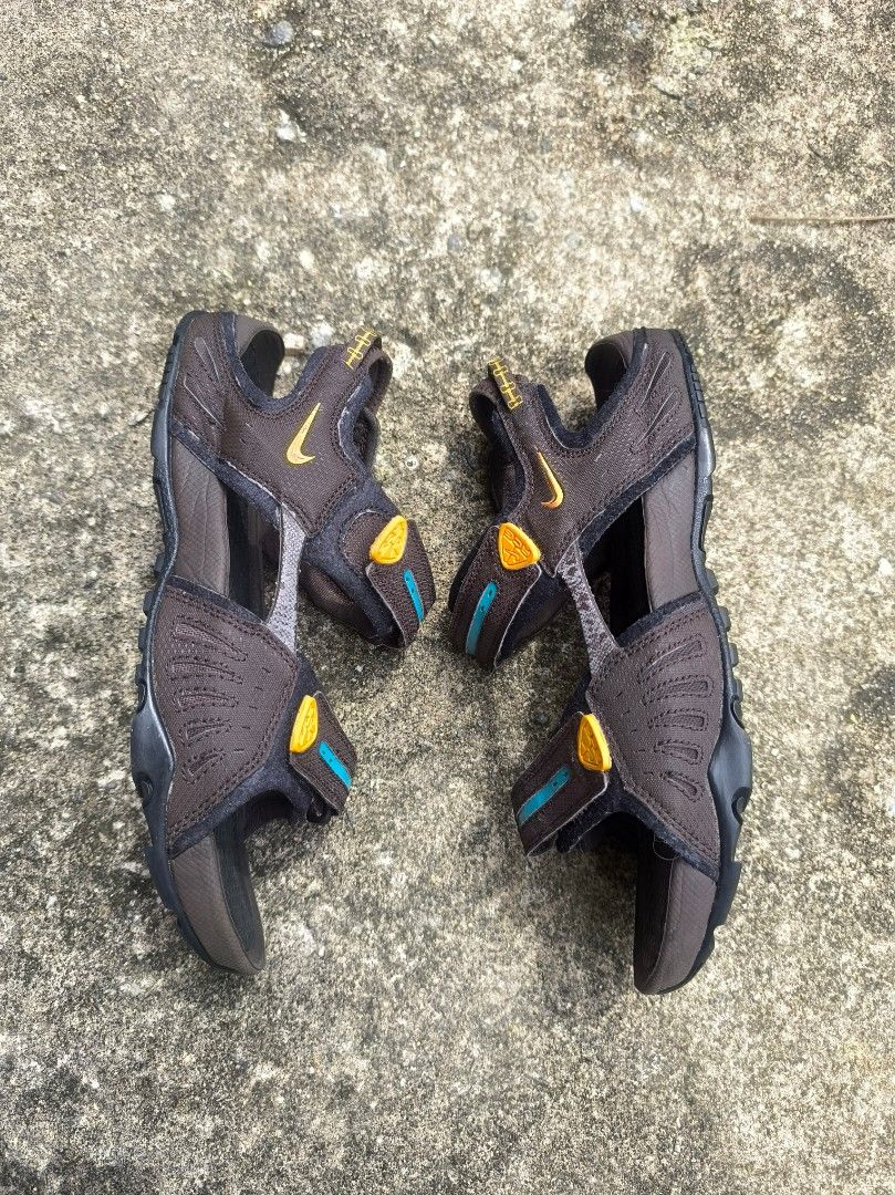 Nike acg santiam store