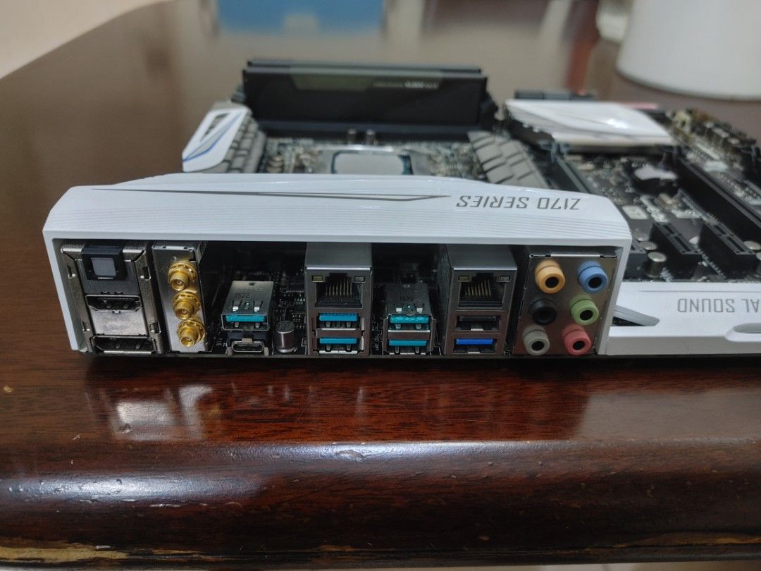 ASUS Z170 DELUXE I7 8700K 6C12T 16G DDR4