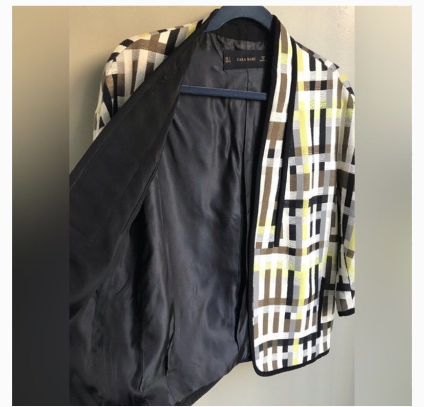 ZARA BLACK CREAM CHARTREUSE AND BROWN JACKET (Category: Coats, Jackets and Outerwear) located in Manila. Submitted by mommymaal (Listing ID 1332371781, Image 3). Description: .