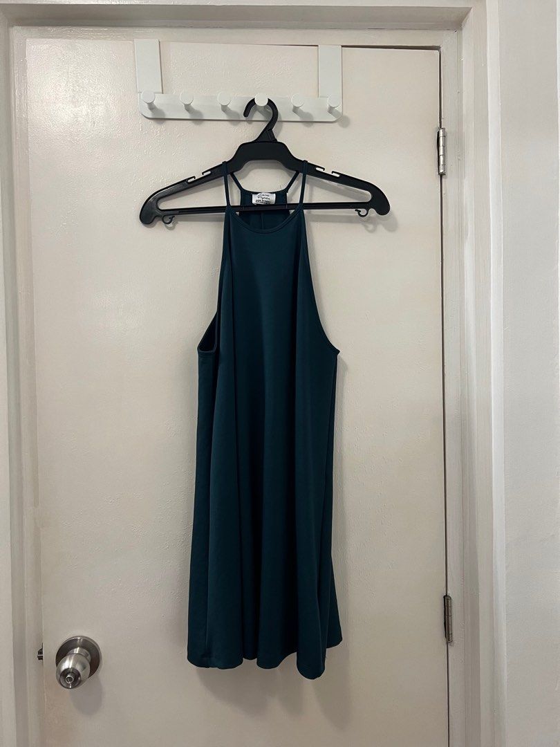 Zara Halter Green Dress (Category: Dresses) located in Muntinlupa City. Submitted by Jtsok (Listing ID 1332280242, Image 1). Description: .