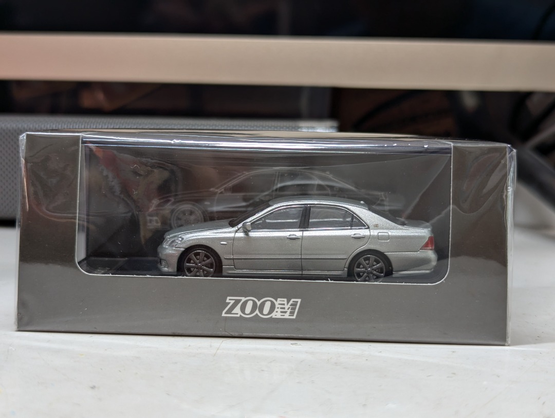 Zoom Toyota Crown Athlete GRS184 1/64 Silver, Hobbies & Toys, Toys ...